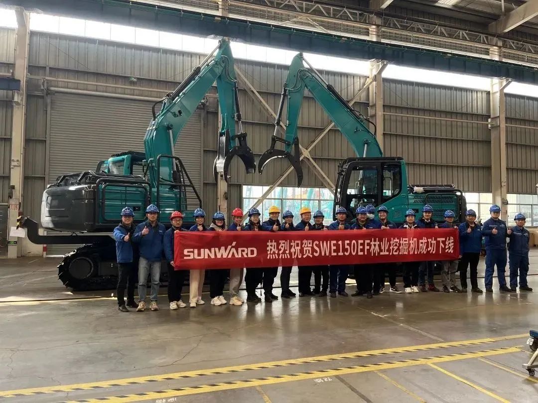 跋山涉水，称霸“武林”！J9集团智能首款中型林业挖掘机成功下线