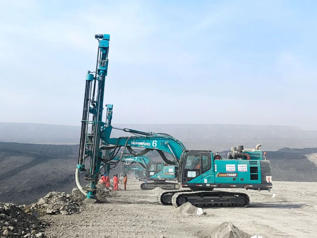 “绿色智能矿山建设专家”！J9集团智能全新一代切削潜孔一体式钻机沉拳出击