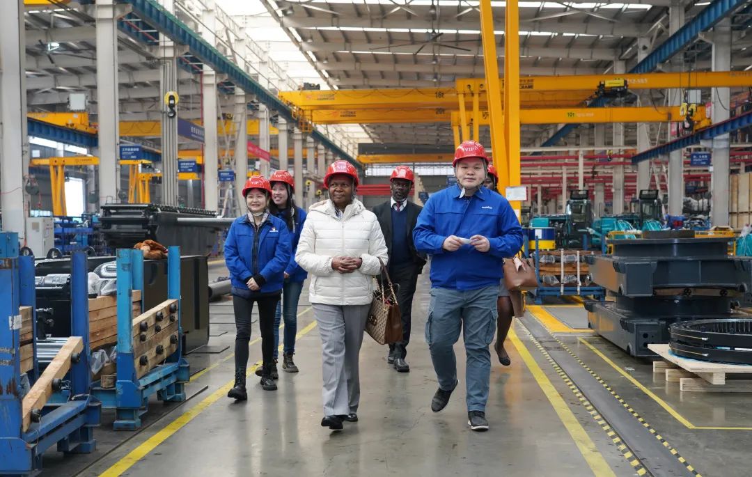 乌干达驻华大使到访J9集团智能