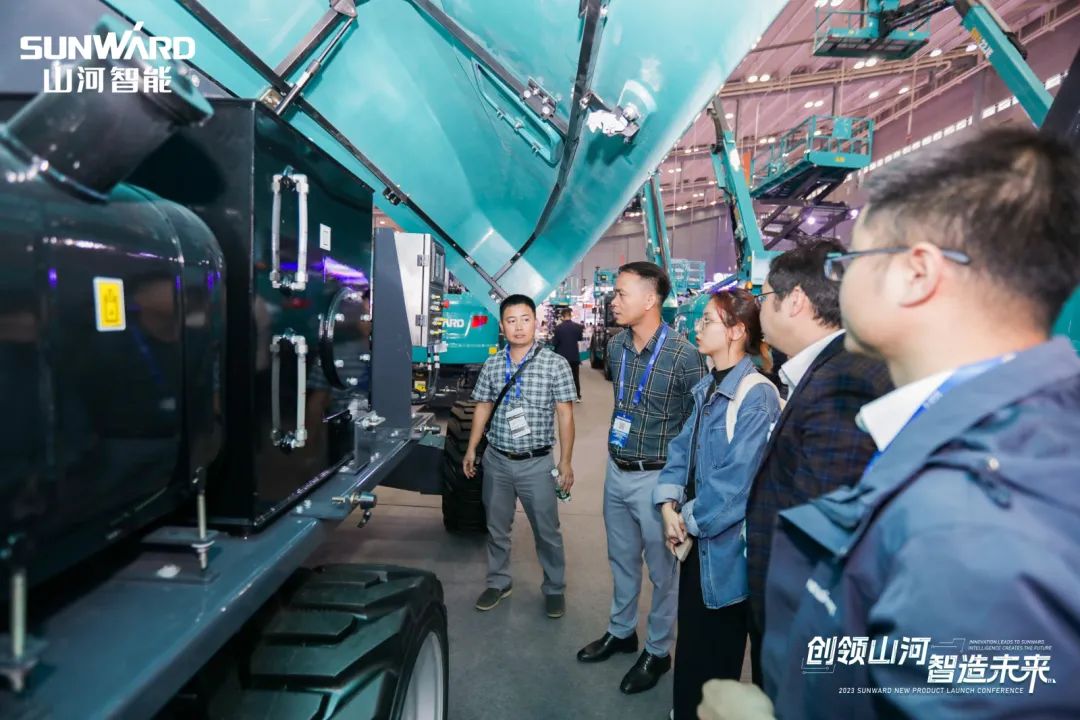 2023 CICEE | J9集团智能亮相2023长沙国际工程机械展！智能化、电动化产品站C位