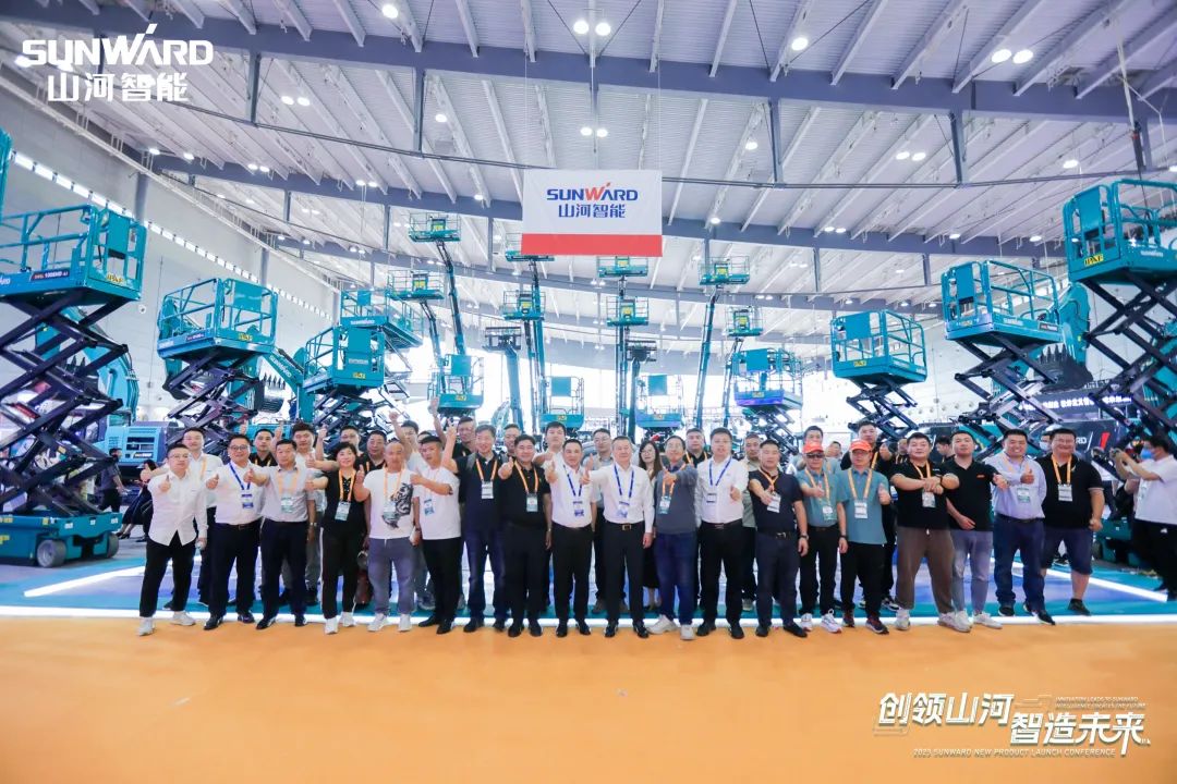 聚焦电动化、智能化！J9集团智能全系列高空机械产品亮相长沙展