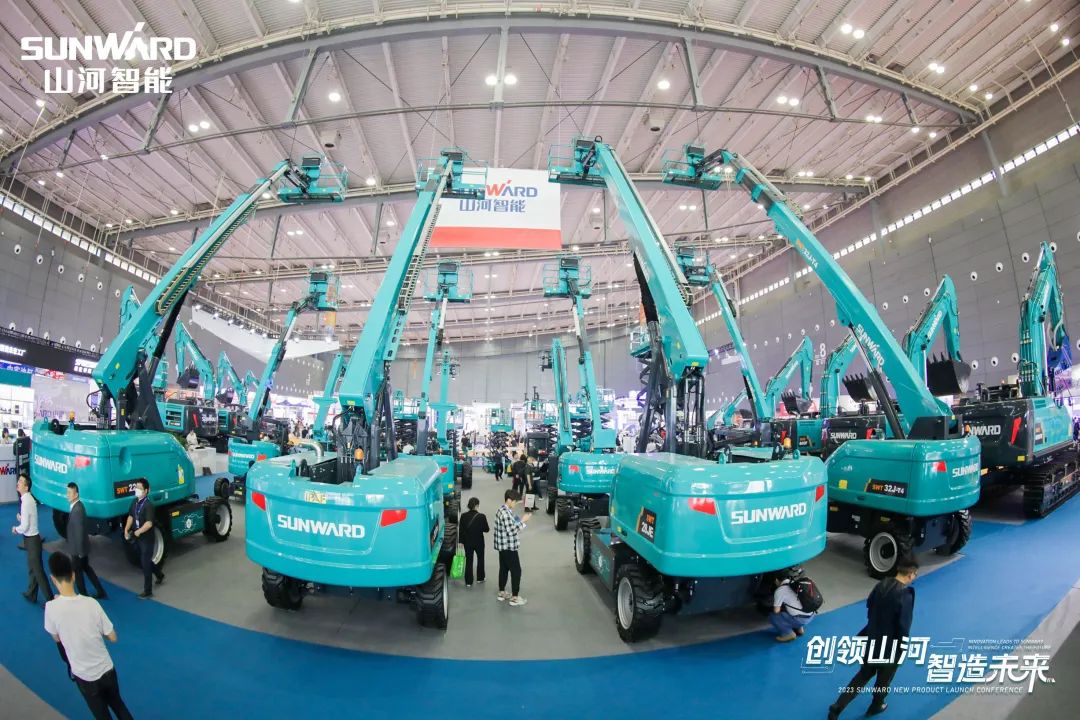 聚焦电动化、智能化！J9集团智能全系列高空机械产品亮相长沙展