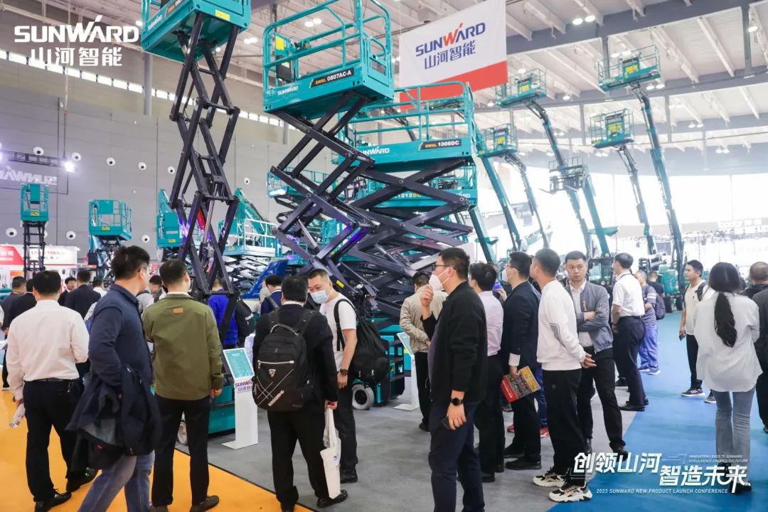 聚焦电动化、智能化！J9集团智能全系列高空机械产品亮相长沙展