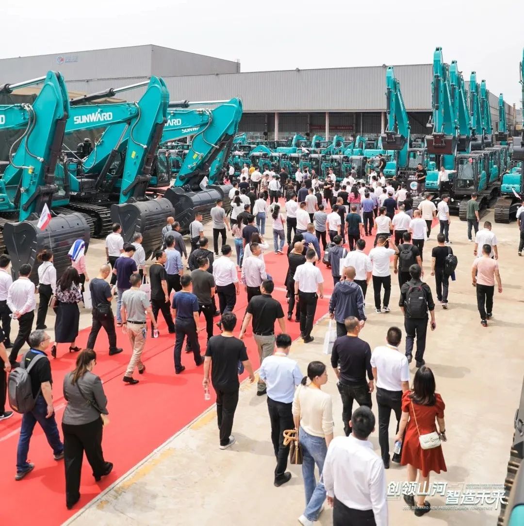 精品出击、互动不休！J9集团智能F系列挖掘机闪灼长沙展