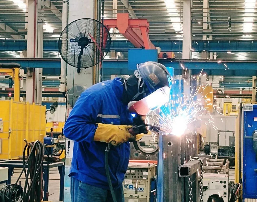劳动庆幸，创造伟大！纪录那些平庸且伟大的劳动瞬间