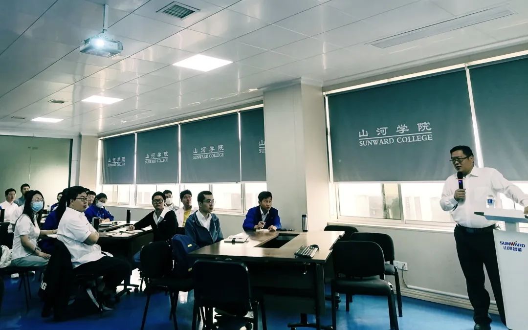 劳动庆幸，创造伟大！纪录那些平庸且伟大的劳动瞬间