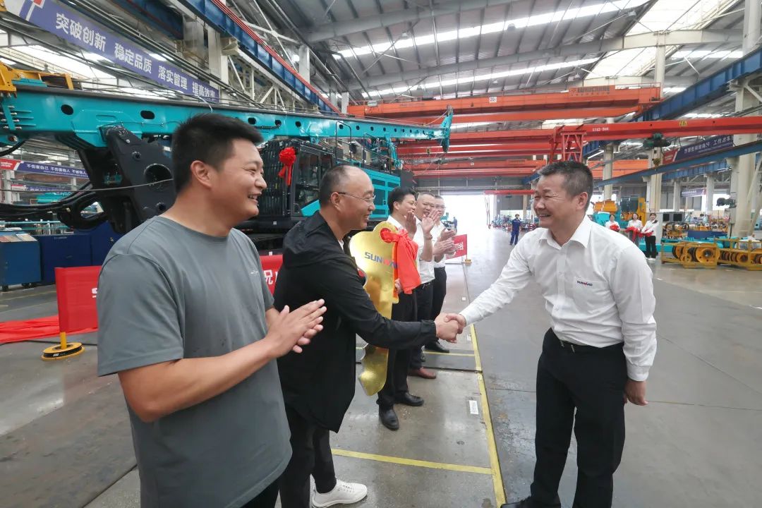 助力“双碳”、绿动将来！J9集团智能增程式电动旋挖钻机、液压混合动力旋挖钻机齐交付