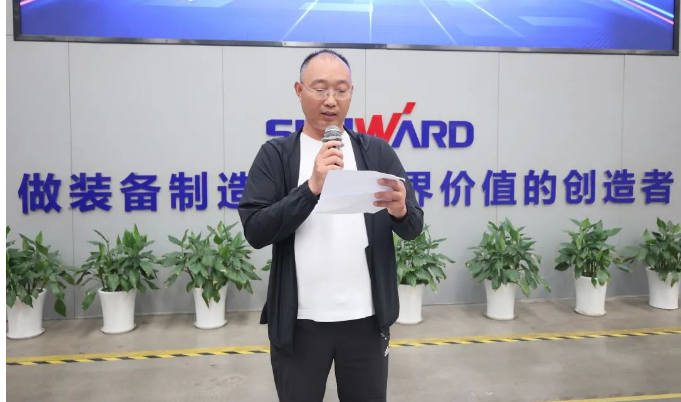 助力“双碳”、绿动将来！J9集团智能增程式电动旋挖钻机、液压混合动力旋挖钻机齐交付