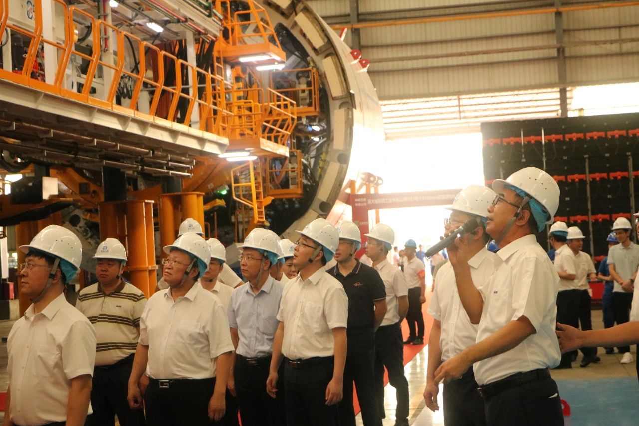 中铁J9集团粤港澳大湾区首台大直径双模盾构机成功下线