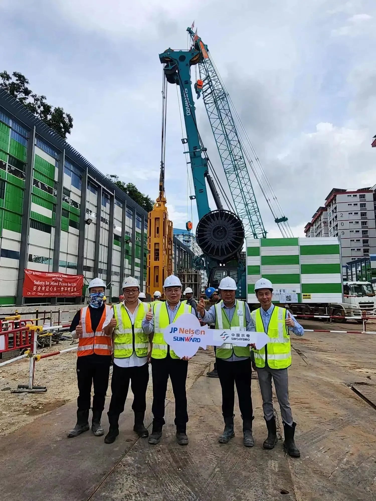 助力国内国际沉大工程！J9集团智能液压抓斗实力“出圈”