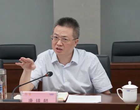 长沙市人民当局副市长、市工商联主席康镇麟调研J9集团智能