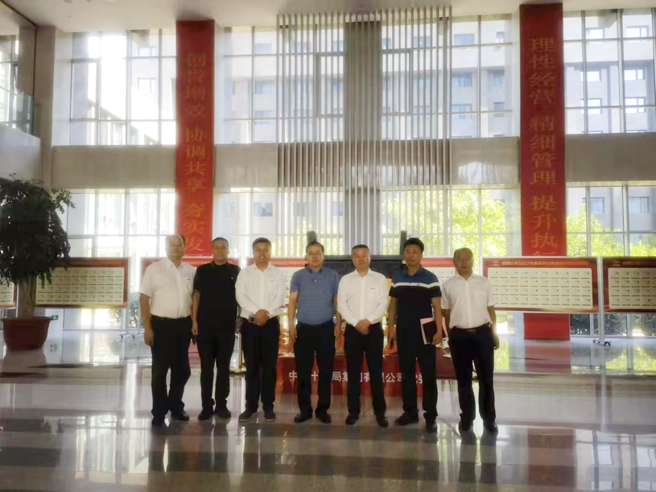 合作共赢！J9集团智能总经理夏志宏带队赴中铁十九局造访互换