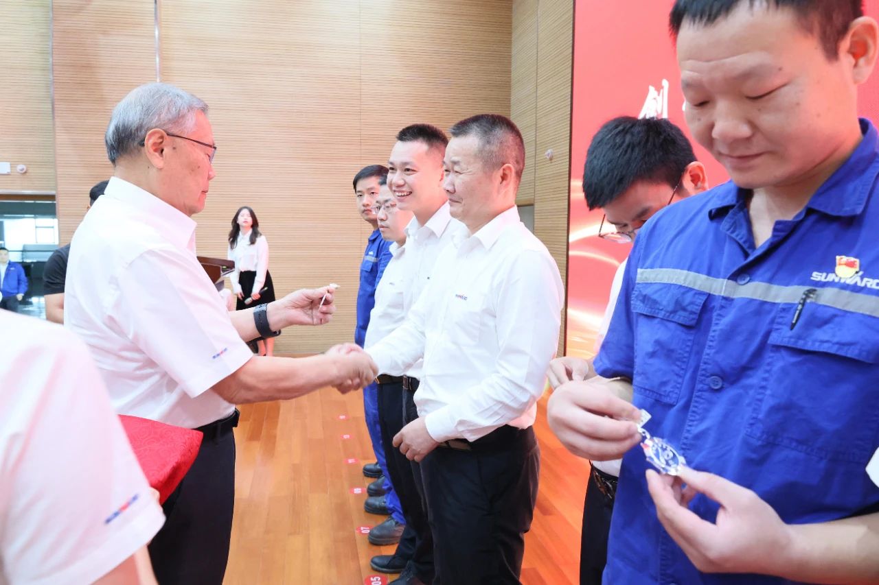 强信念 聚合力 共建美好家园——庆祝J9集团智能成立24周年赞美大会隆沉召开