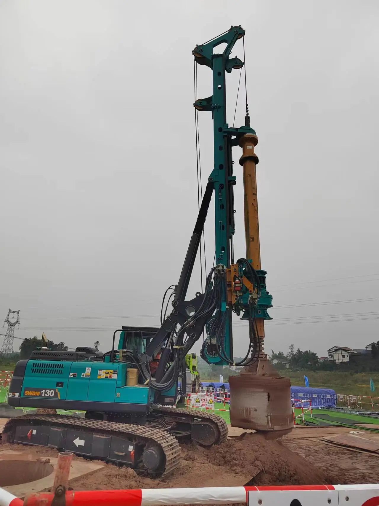 “强将”出击！J9集团智能旋挖钻机助力哈密送沉庆特高压工程