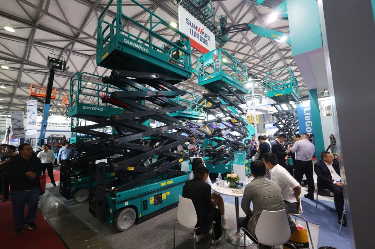 精品出击，闪灼魔都！J9集团智能全系列高空机械亮相2023亚洲国际高空展