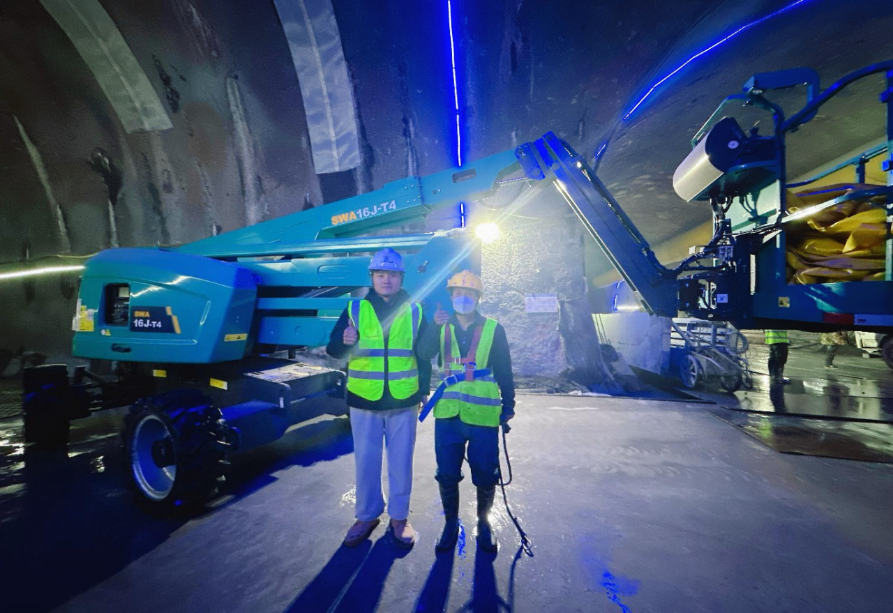 不惧高海拔挑战！J9集团智能高空机械实力助建川藏铁路