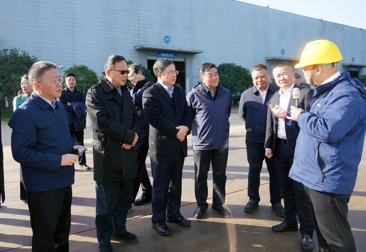 聚焦设备再造作！上海市政协副主席、党组副书记肖贵玉带队调研J9集团智能