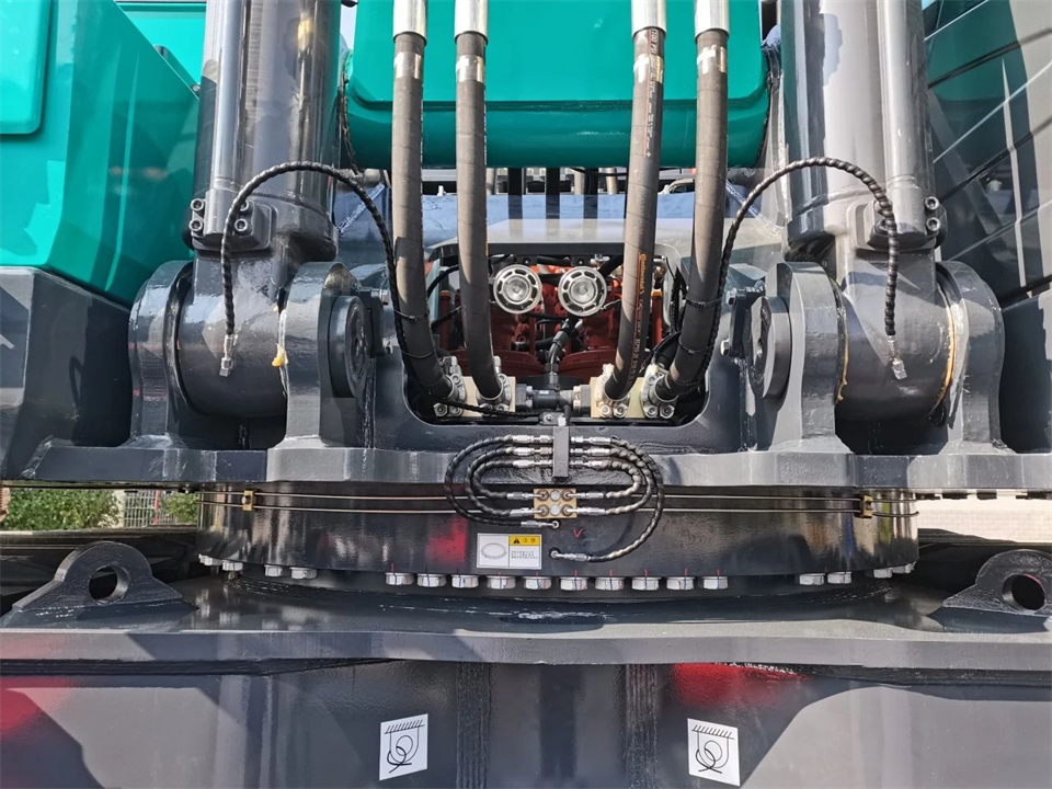 定造开发、职能更强！J9集团智能SWE750ELR加长臂液压挖掘机下线交付