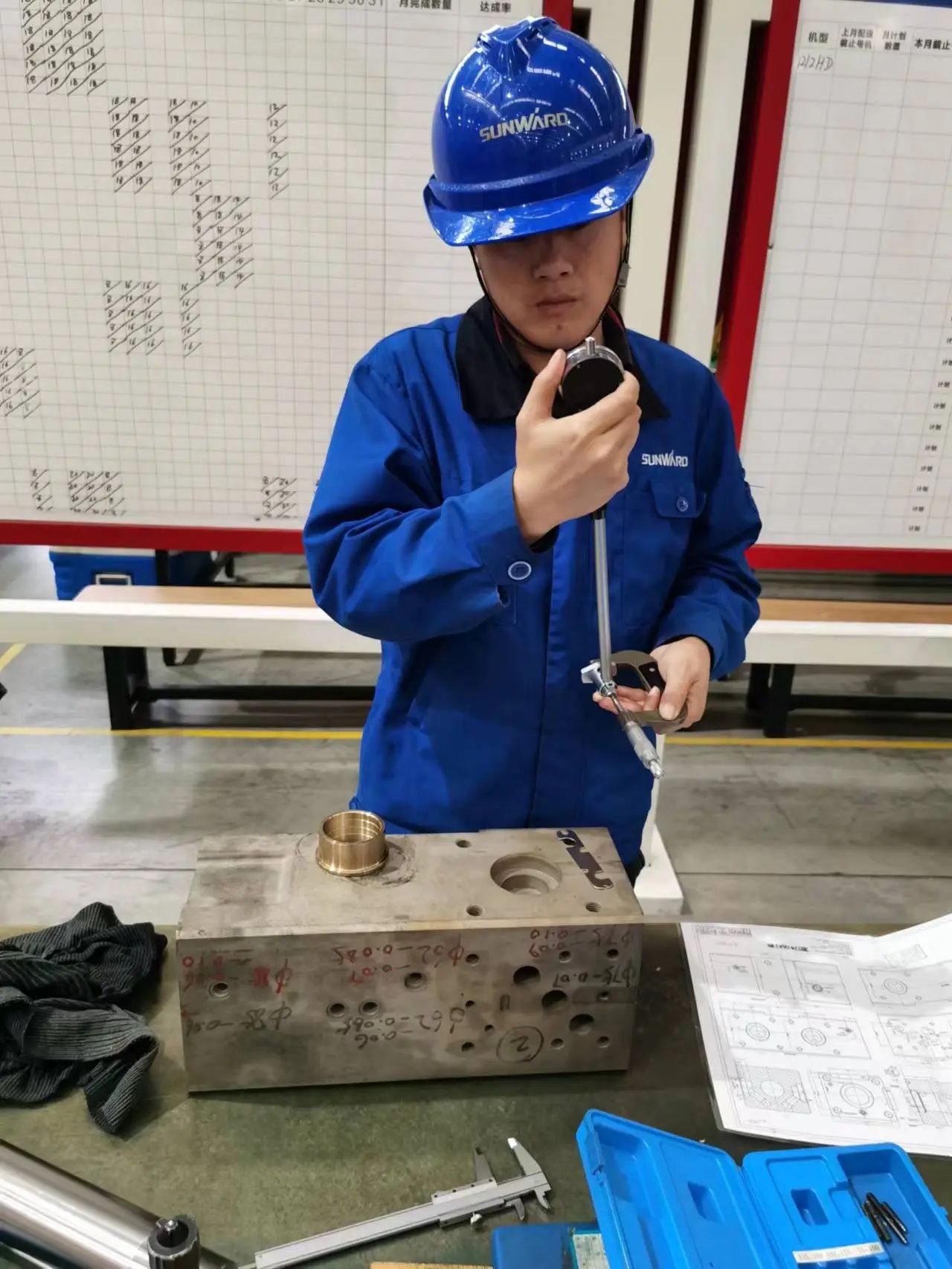 看J9集团工匠们若何用一双巧手“拿捏”工作、创造“事业”