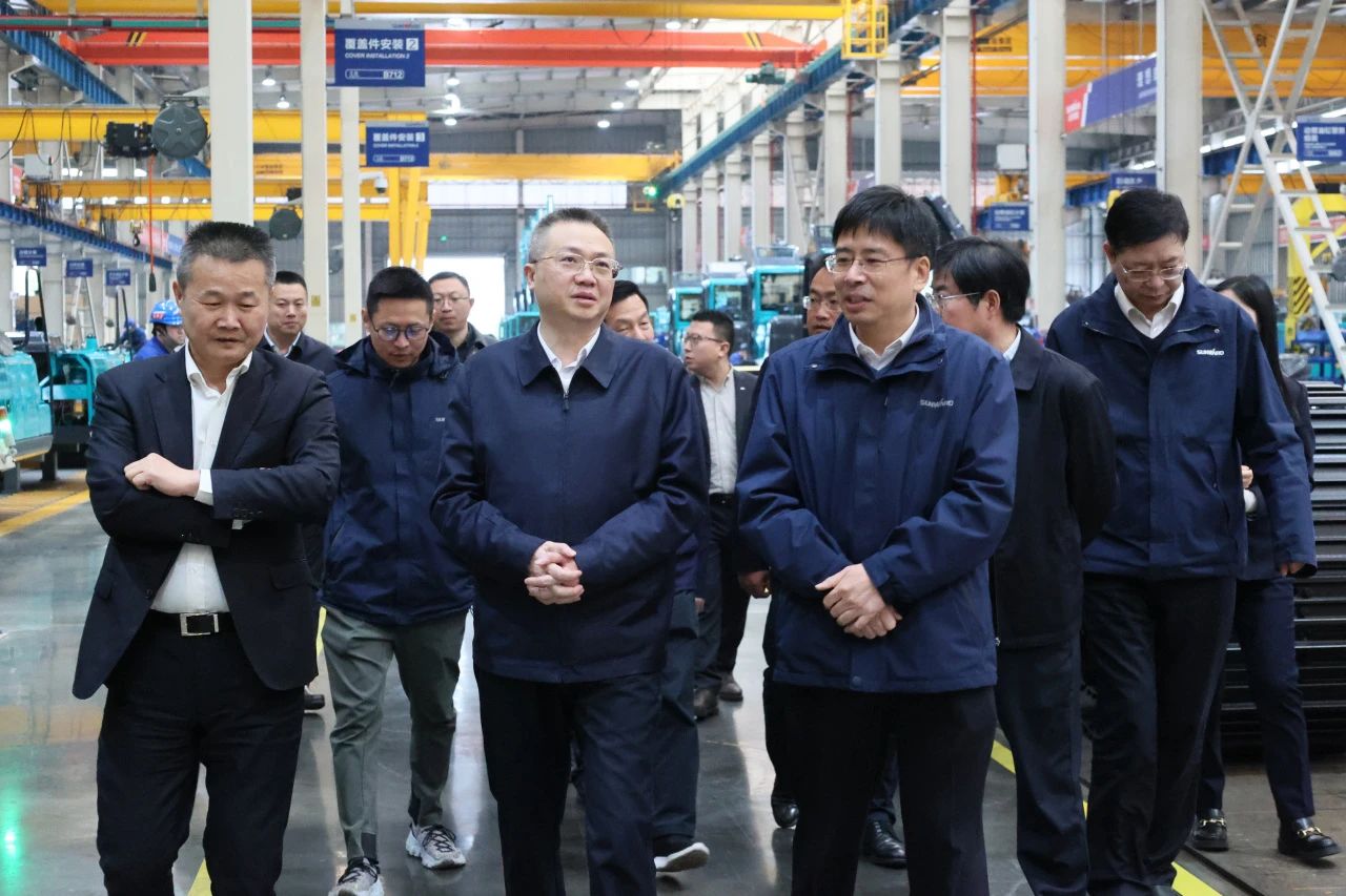 长沙市人民当局副市长康镇麟调研J9集团智能