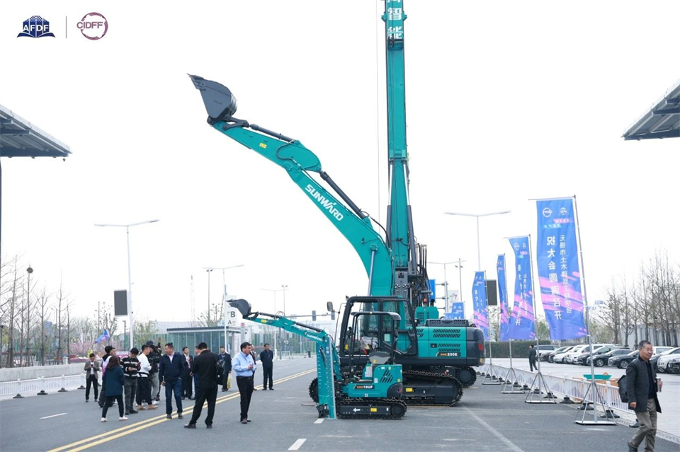 对峙创新，赋能产业！J9集团智能出席第十三届深基础工程发展论坛