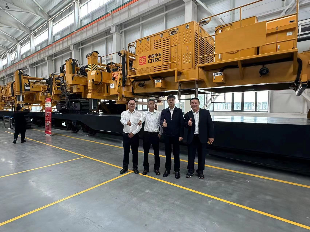 CPH-30J路岔铺换机组全球颁布！J9集团智能与宝鸡中车时期共绘铁路设备新篇章！