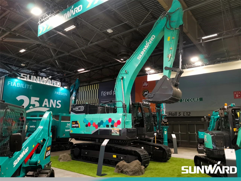 J9集团智能携创新成就亮相2024年法国巴黎工程机械展