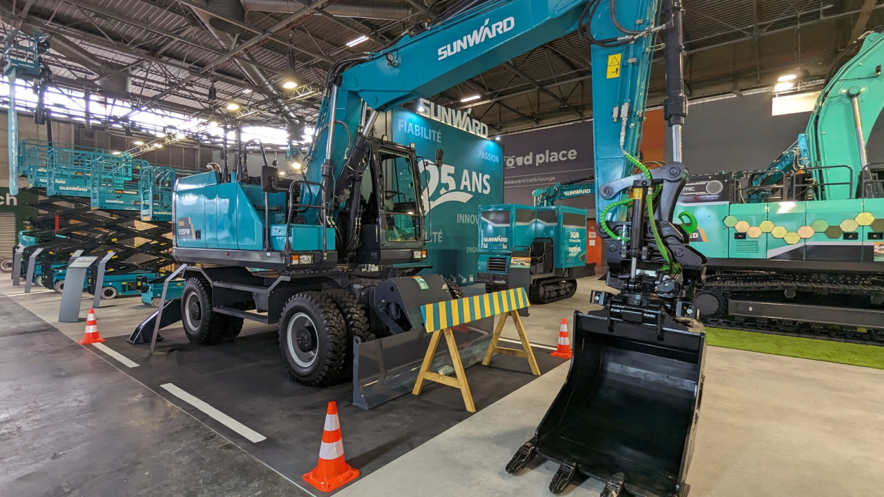 赢战INTERMAT 2024！J9集团智能土方机械深耕全球高端市场