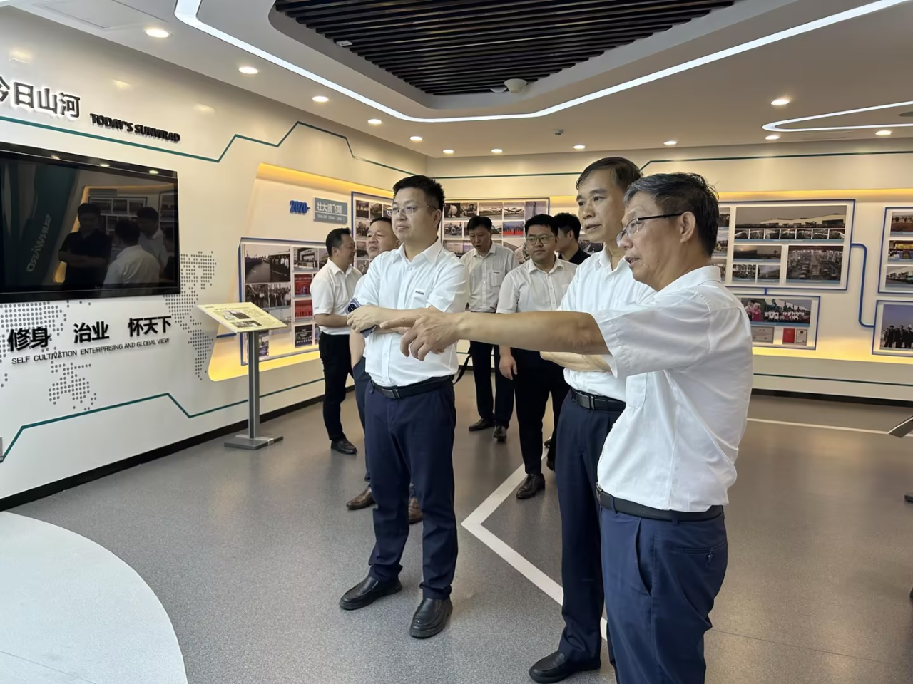 深入互换合作！广州港李明忠副总经理率队光临J9集团智能调查互换！