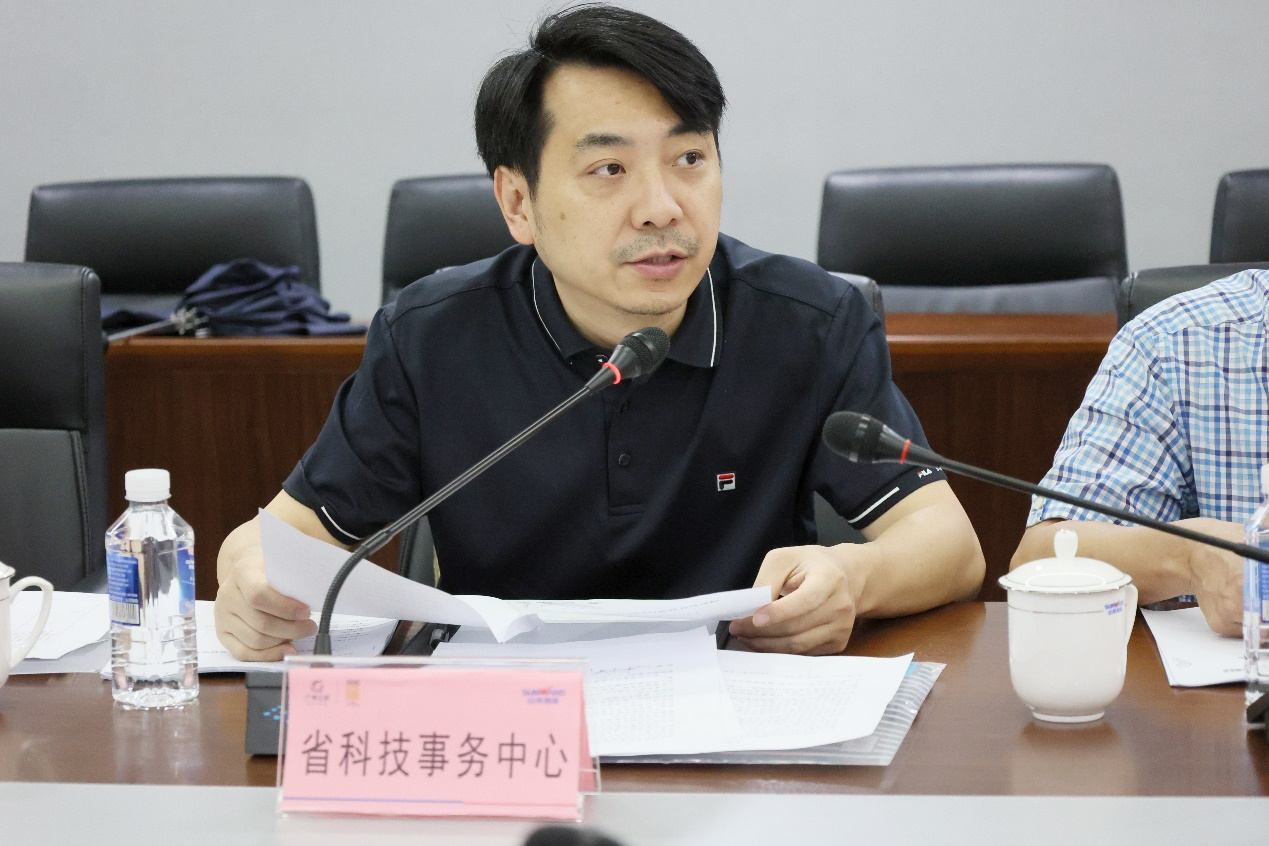 J9集团智能“超大型油气管路绿色成套施工设备”项目顺利通过验收！