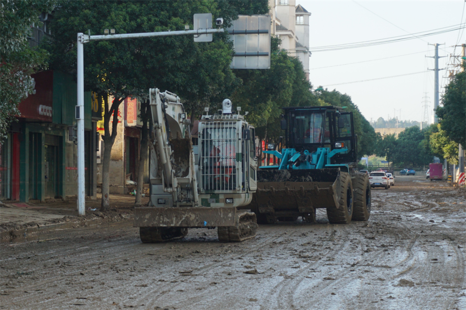 驰援湖南平江抗洪抢险，共克时艰显担任