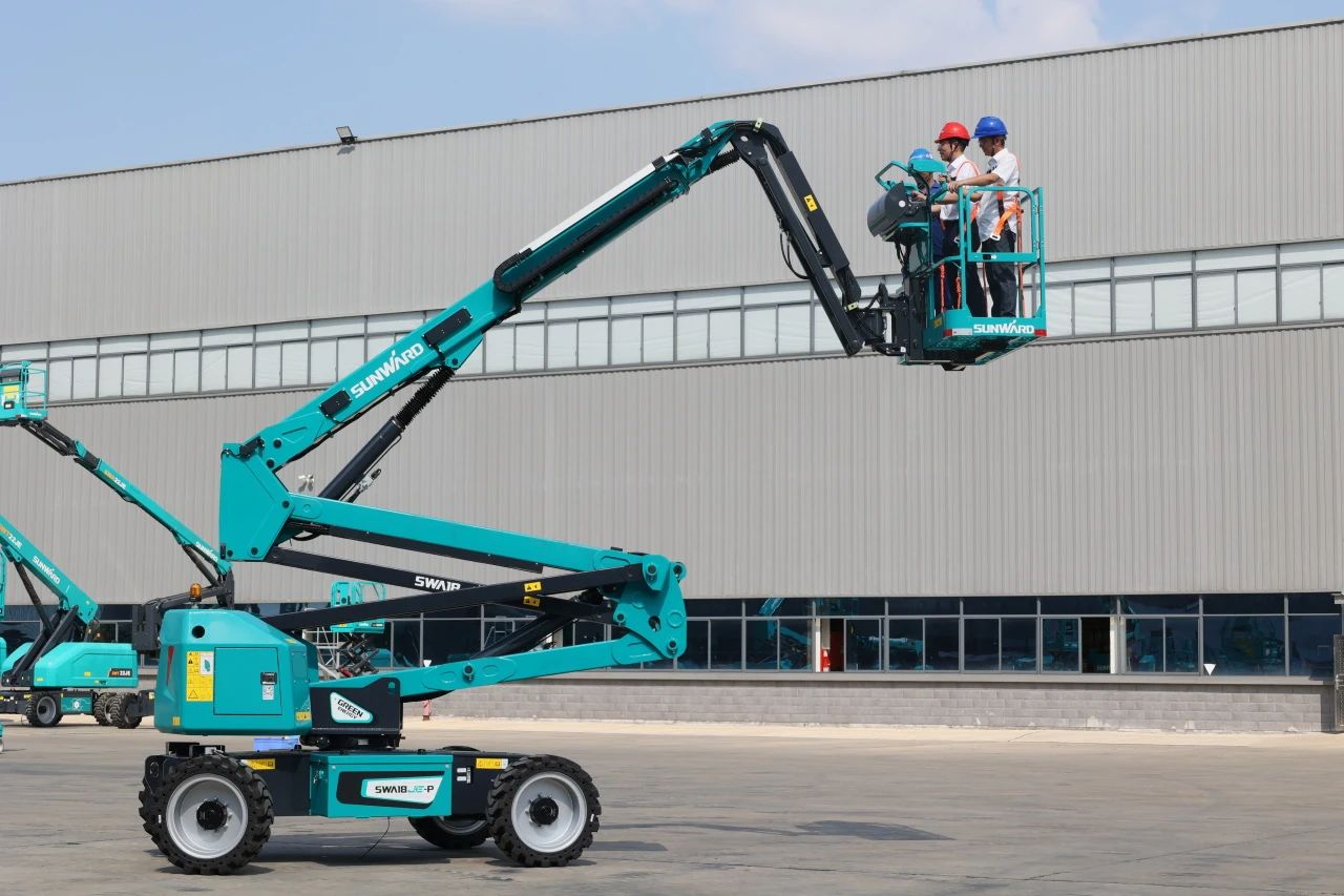 高靠得住、高安全、高机能！J9集团智能新一代P系列电动臂式高空作业平台成功下线