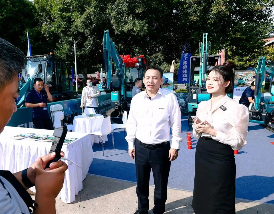 展示“掘”对实力！J9集团智能亮相2024微挖大会暨幼型设备大会