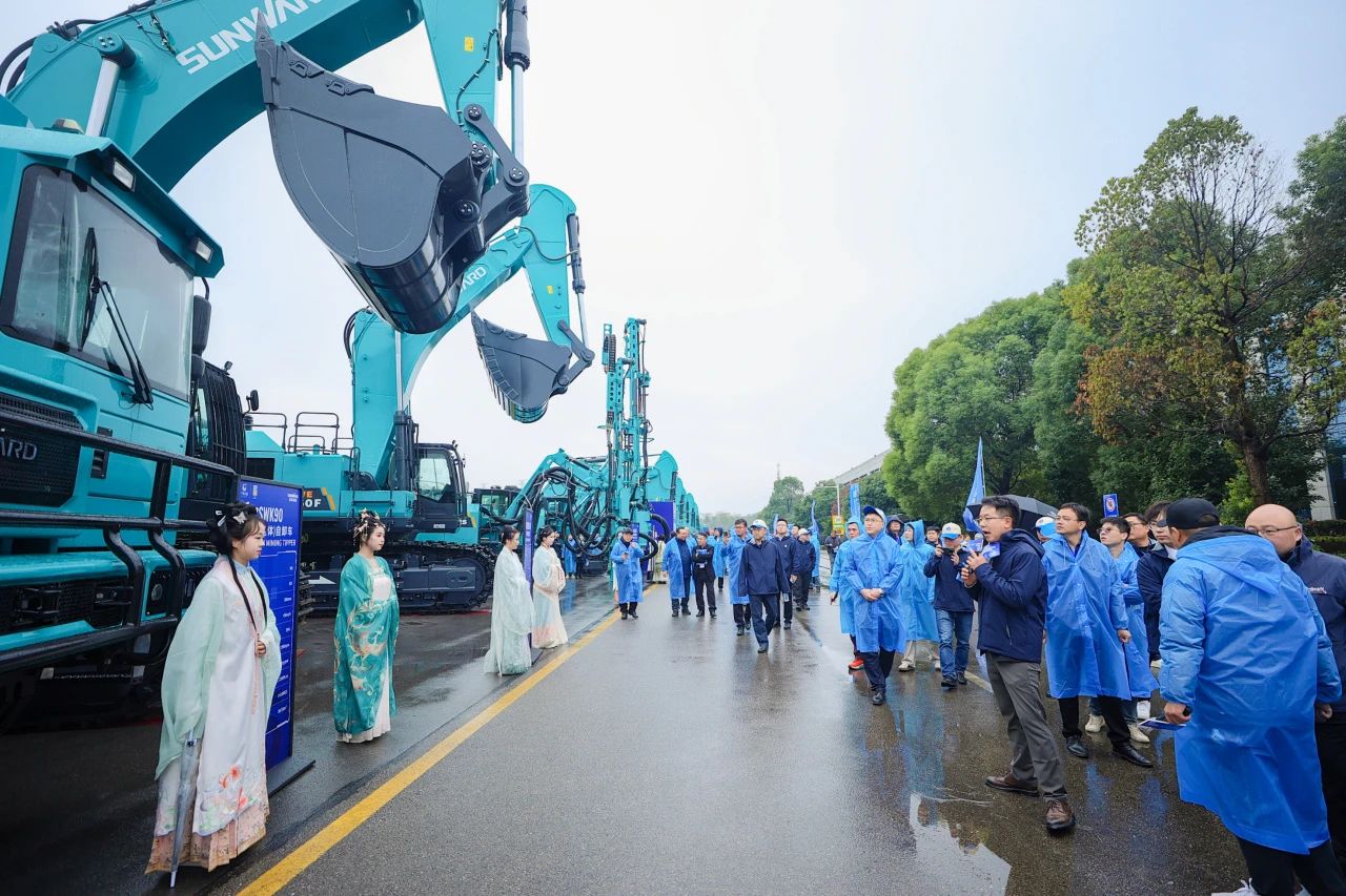 创新引领价值，梦想成就将来！J9集团智能25周年庆典暨全球客户节隆沉进行