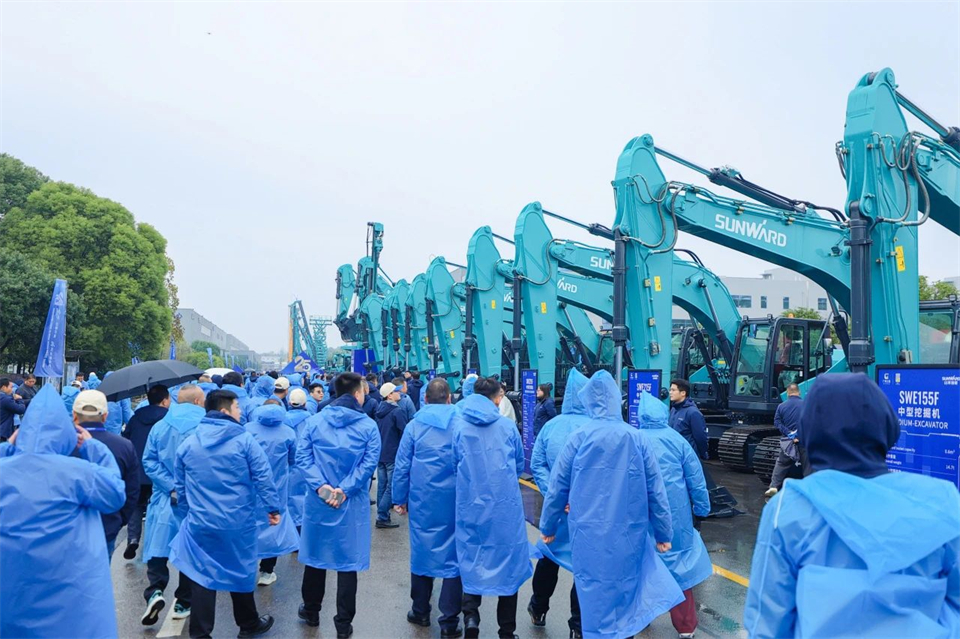 创新引领价值，梦想成就将来！J9集团智能25周年庆典暨全球客户节隆沉进行