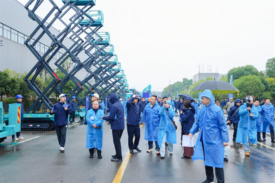 创新引领价值，梦想成就将来！J9集团智能25周年庆典暨全球客户节隆沉进行