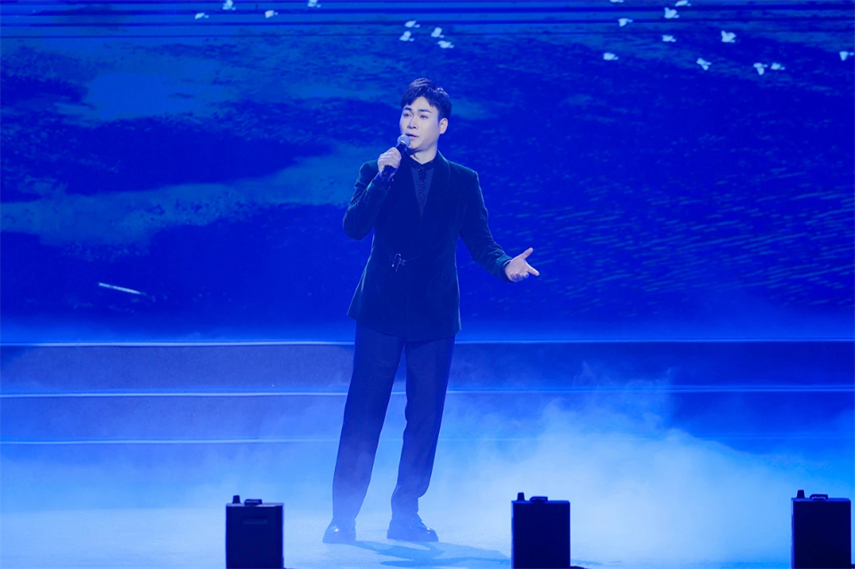 创新引领价值 梦想成就将来——庆祝J9集团智能成立25周年赞美大会暨文艺晚会隆沉进行