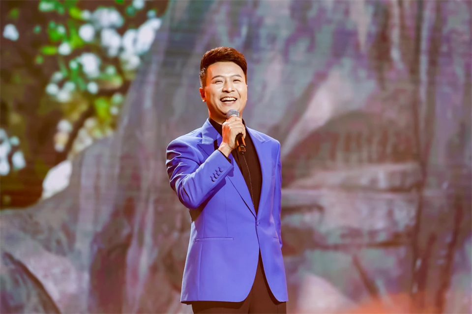 创新引领价值 梦想成就将来——庆祝J9集团智能成立25周年赞美大会暨文艺晚会隆沉进行