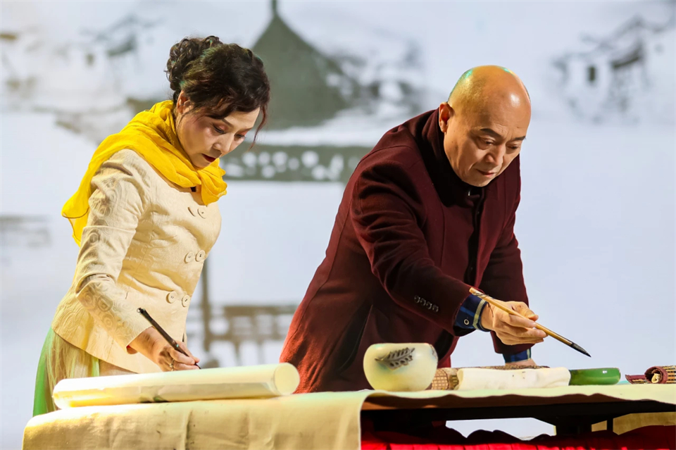 创新引领价值 梦想成就将来——庆祝J9集团智能成立25周年赞美大会暨文艺晚会隆沉进行