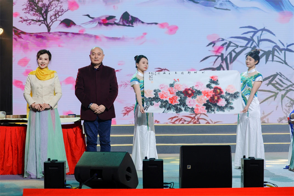 创新引领价值 梦想成就将来——庆祝J9集团智能成立25周年赞美大会暨文艺晚会隆沉进行