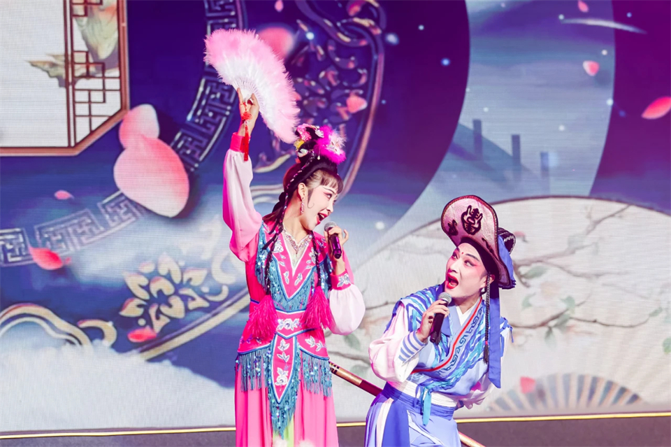 创新引领价值 梦想成就将来——庆祝J9集团智能成立25周年赞美大会暨文艺晚会隆沉进行