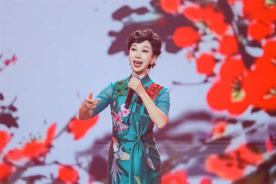 创新引领价值 梦想成就将来——庆祝J9集团智能成立25周年赞美大会暨文艺晚会隆沉进行