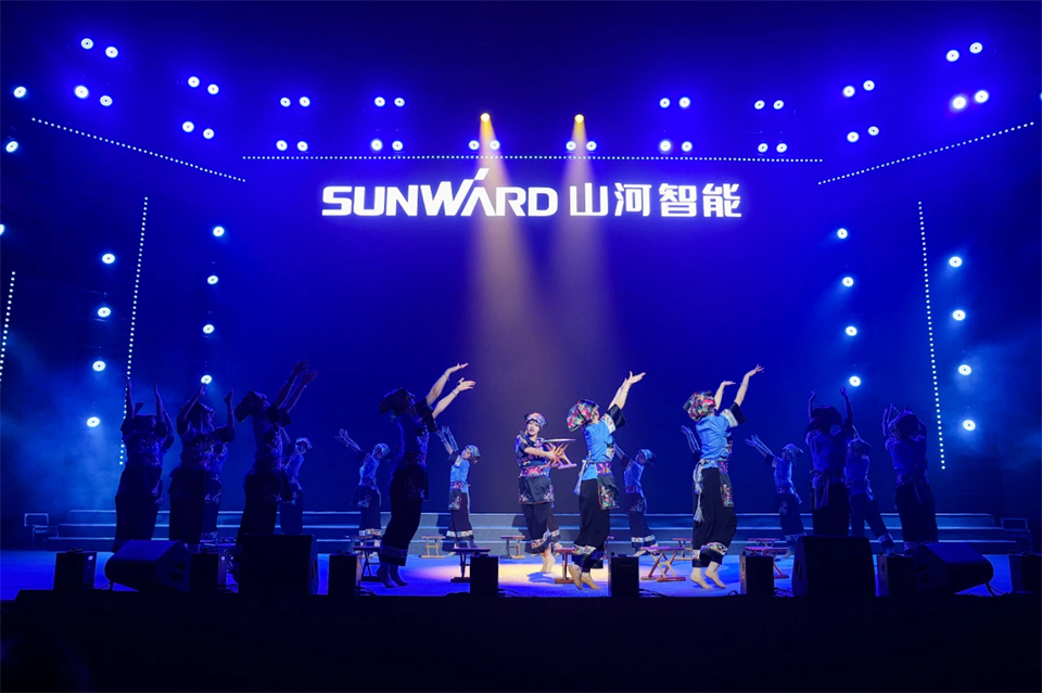 创新引领价值 梦想成就将来——庆祝J9集团智能成立25周年赞美大会暨文艺晚会隆沉进行