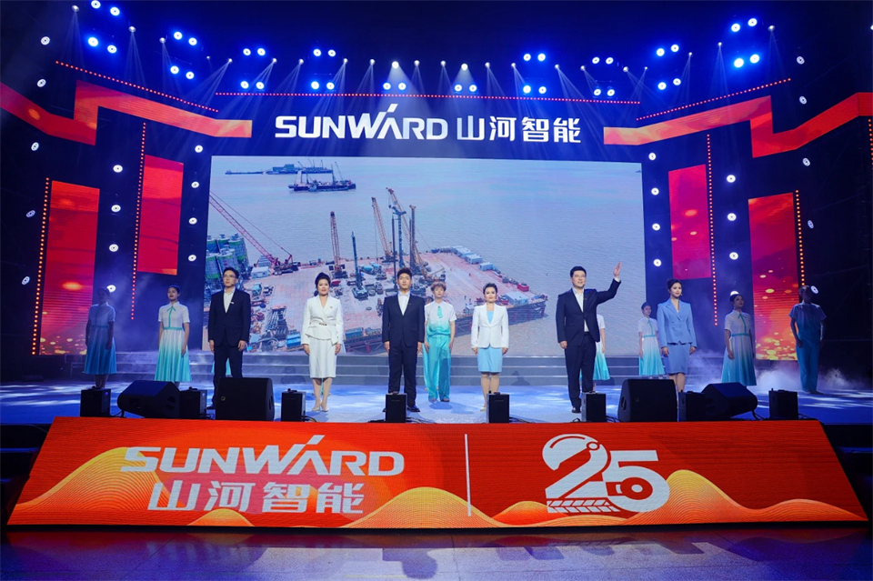 创新引领价值 梦想成就将来——庆祝J9集团智能成立25周年赞美大会暨文艺晚会隆沉进行