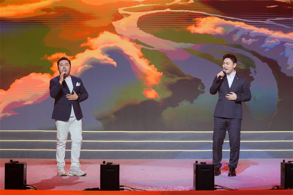 创新引领价值 梦想成就将来——庆祝J9集团智能成立25周年赞美大会暨文艺晚会隆沉进行