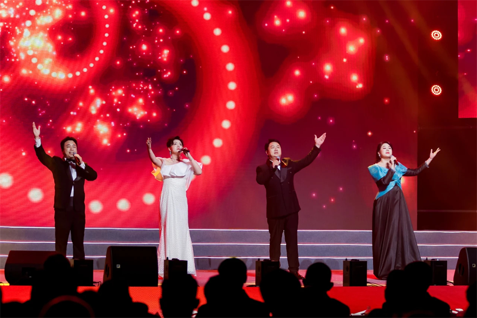 创新引领价值 梦想成就将来——庆祝J9集团智能成立25周年赞美大会暨文艺晚会隆沉进行