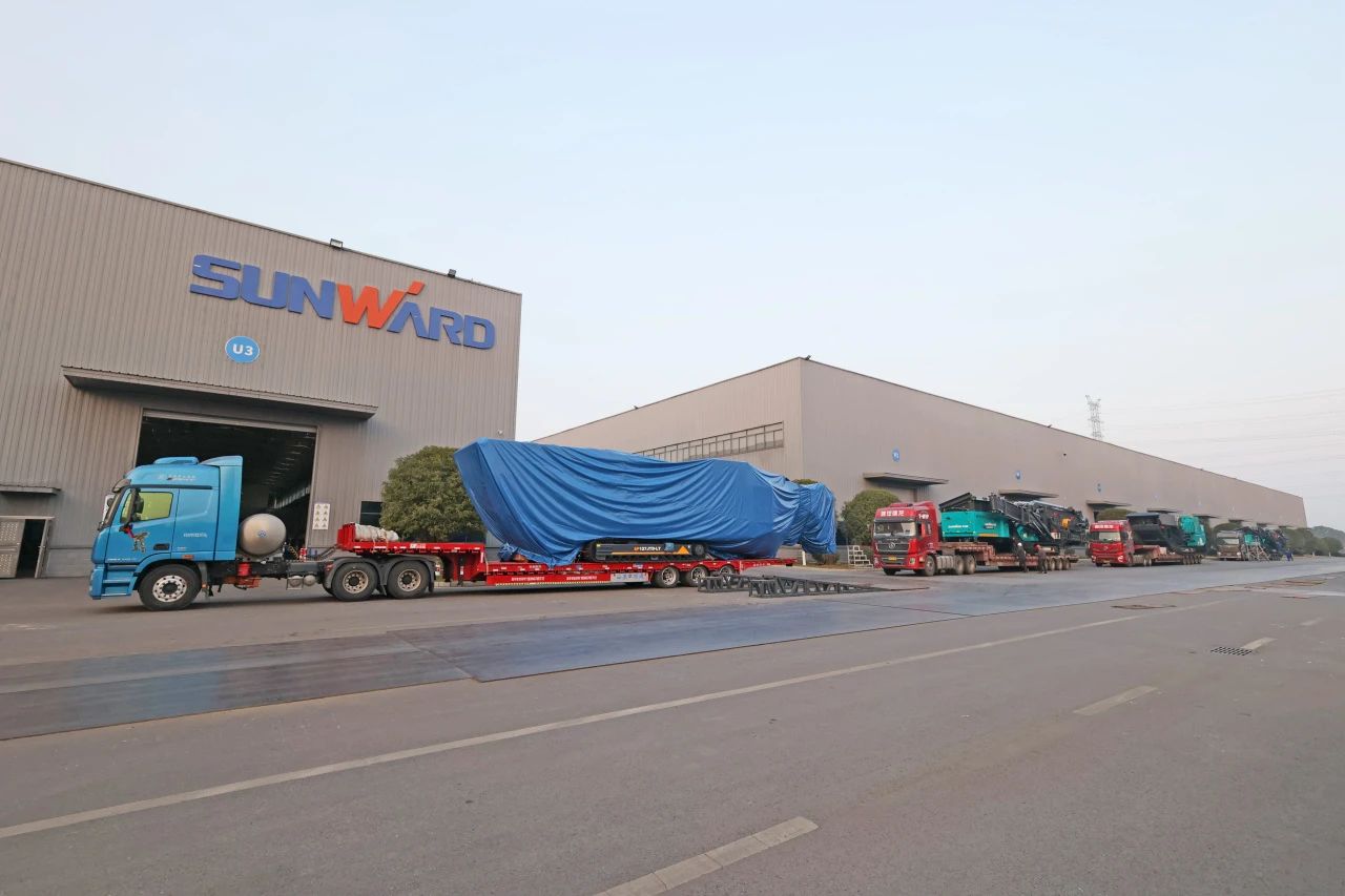 J9集团普石勒柴电一体移动破碎筛分设备热销海表