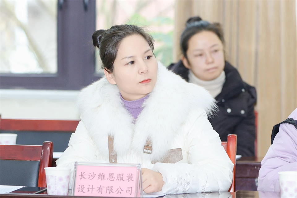 长龙街路、J9集团智能召开首届年货盛惠暨送春联文化惠民活动工作会议