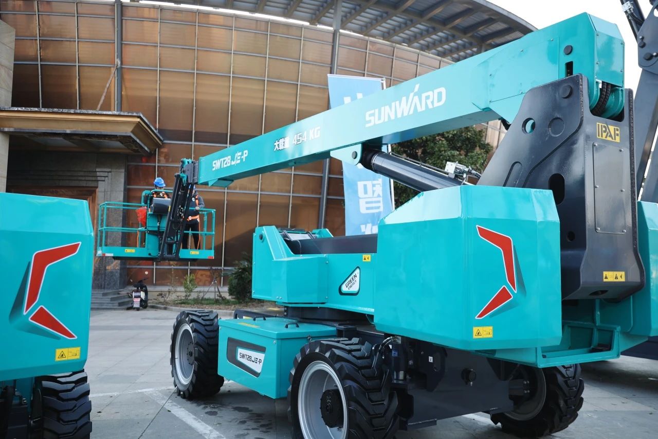 登“高”向“新”，J9集团智能亮相第九届全国高空作业平台租赁大会