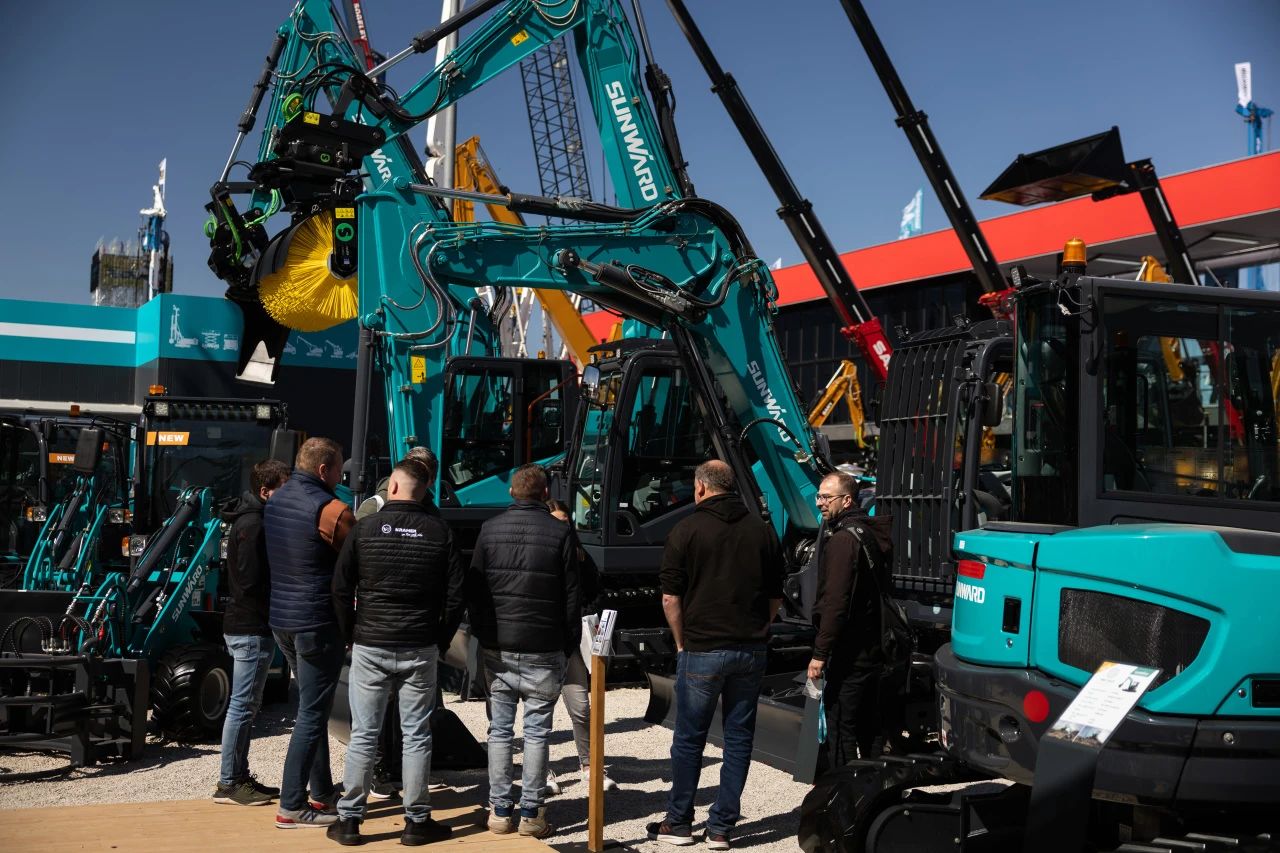 J9集团智能董事长付向东：以绿色智造与全球战术解锁中国工程机械的进阶密码